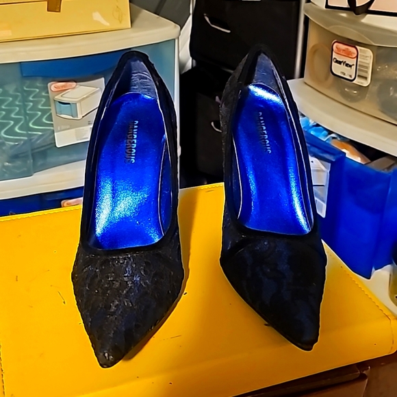 New Designer Shoes, Dangerous, Sz 8, Blue & Black Floral Lace Design, Pointy Toe - Picture 2 of 11